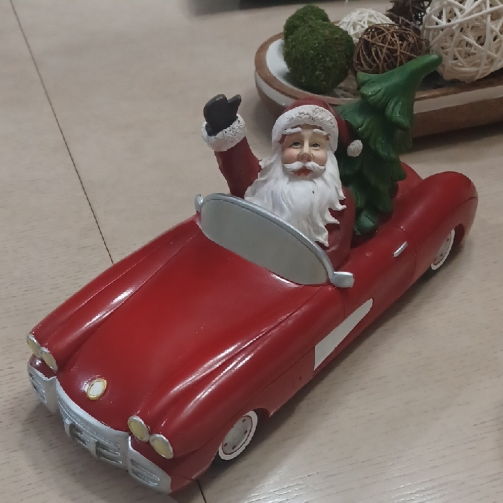 Nostalgia Red Santa Car with Green Tree